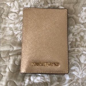 Michael kors passport holder